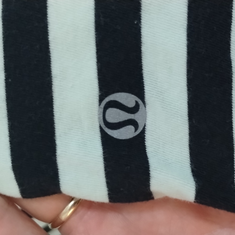 Bundle of 6 Lululemon lightweight cotton shirts - Picture 9 of 14